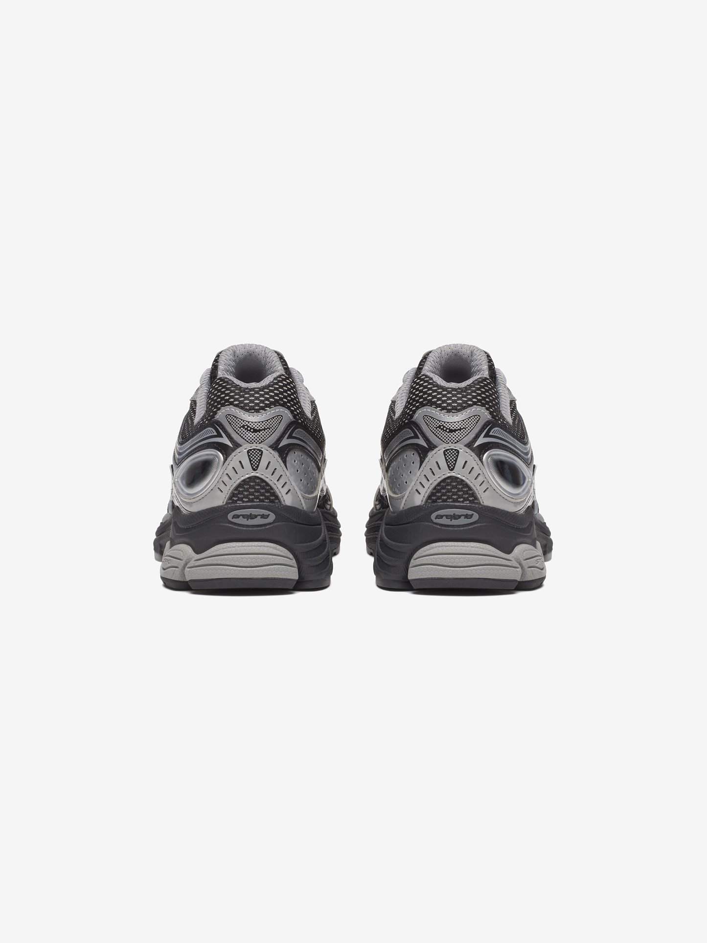Saucony Progrid Omni 9 - Black / Silver