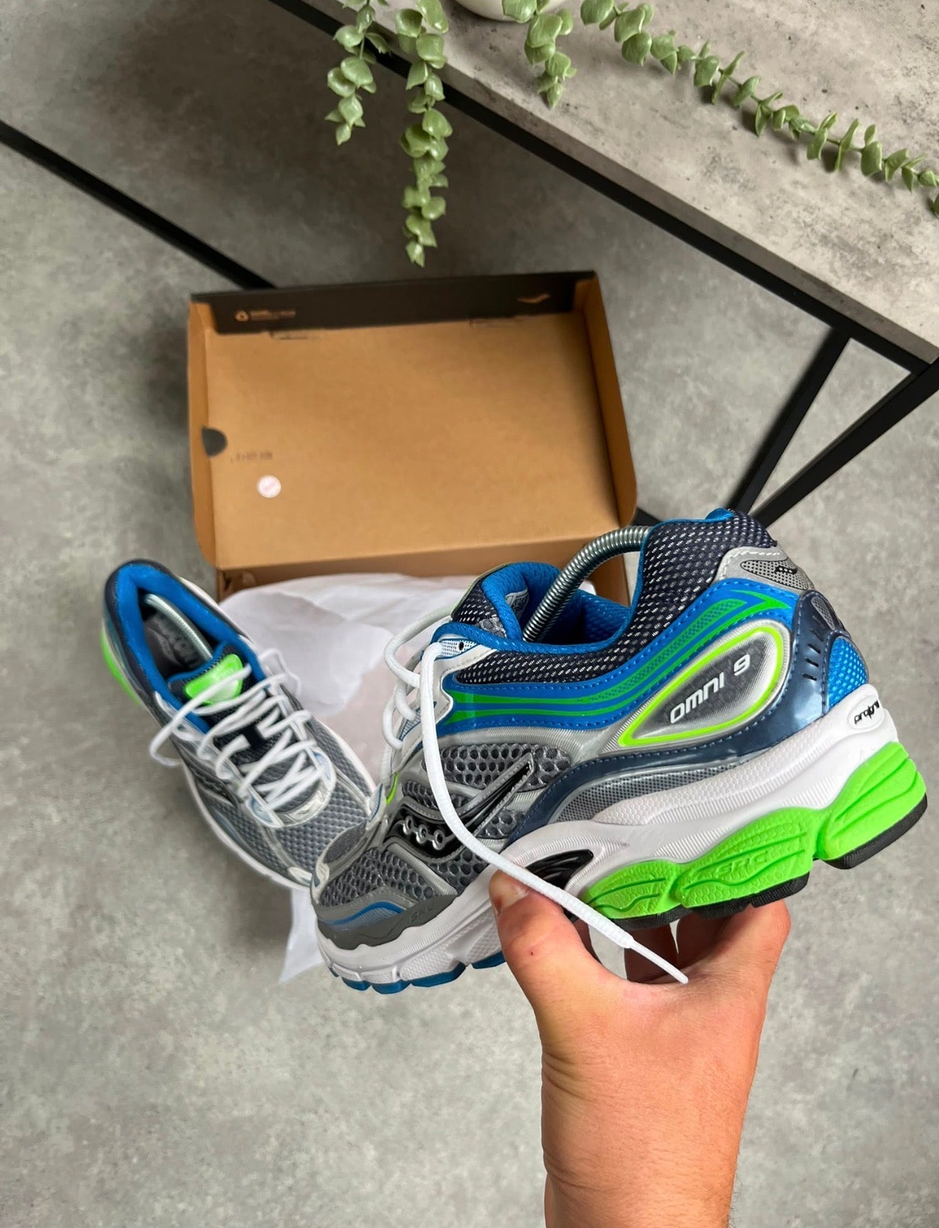 SAUCONY PROGRID OMNI 9 GREY SLIME