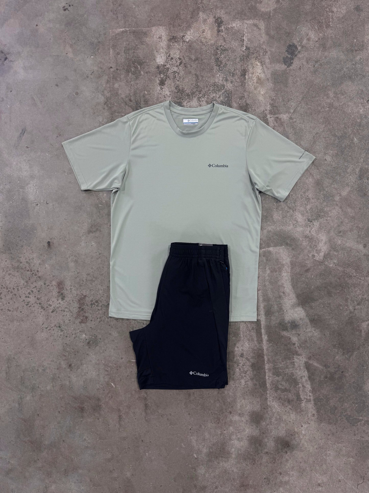 Columbia Hike Crew Safari Set - T Shirt / Short