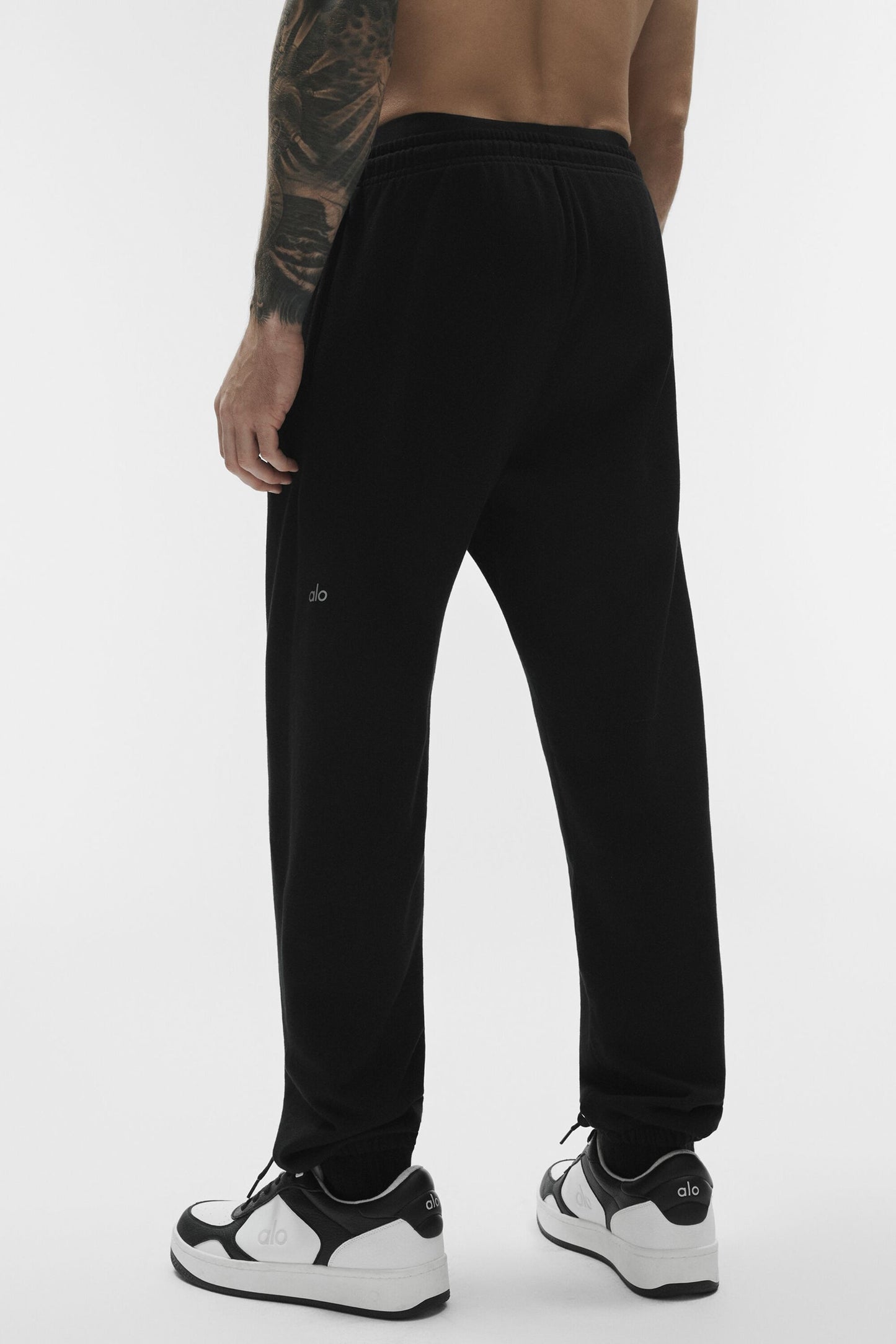 Alo Chill Sweatpant - Black