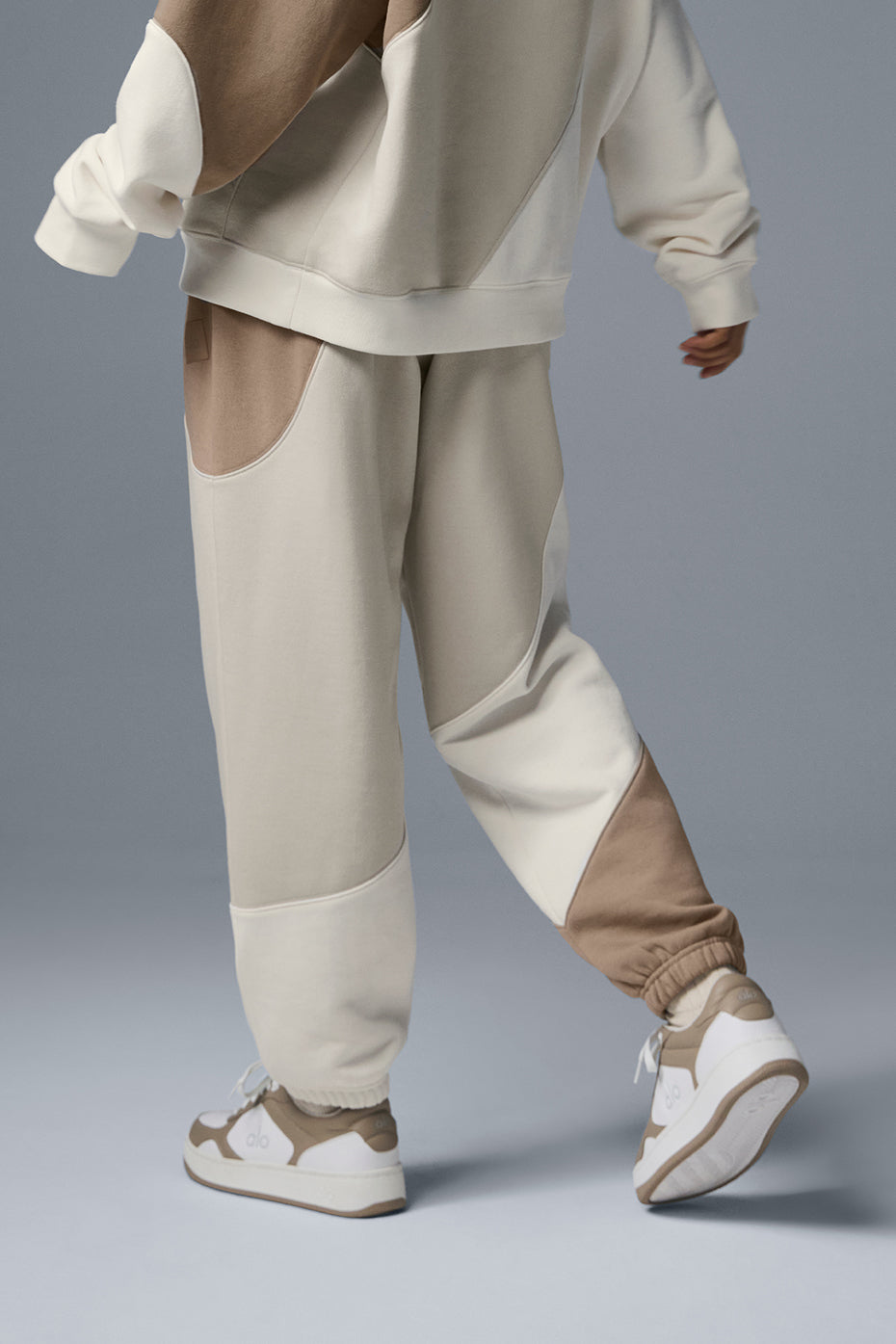 Alo Make Waves Sweatpant - Ivory/Bone/Gravel