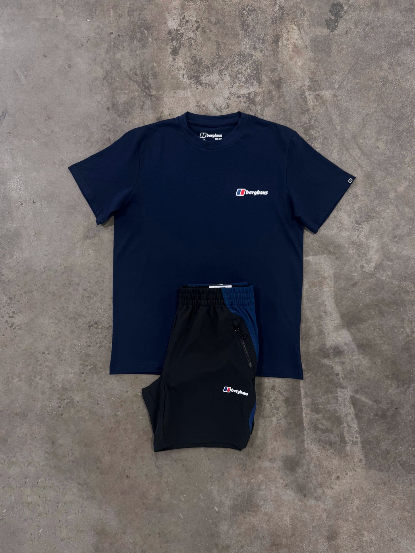 Berghaus FB Logo Navy Set - T Shirt / Short