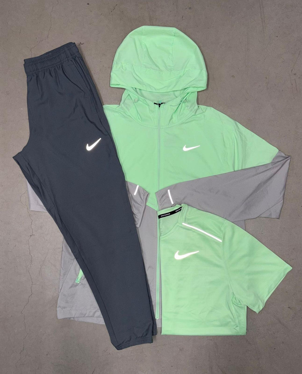 VAPOUR GREEN NIKE TRIO SET