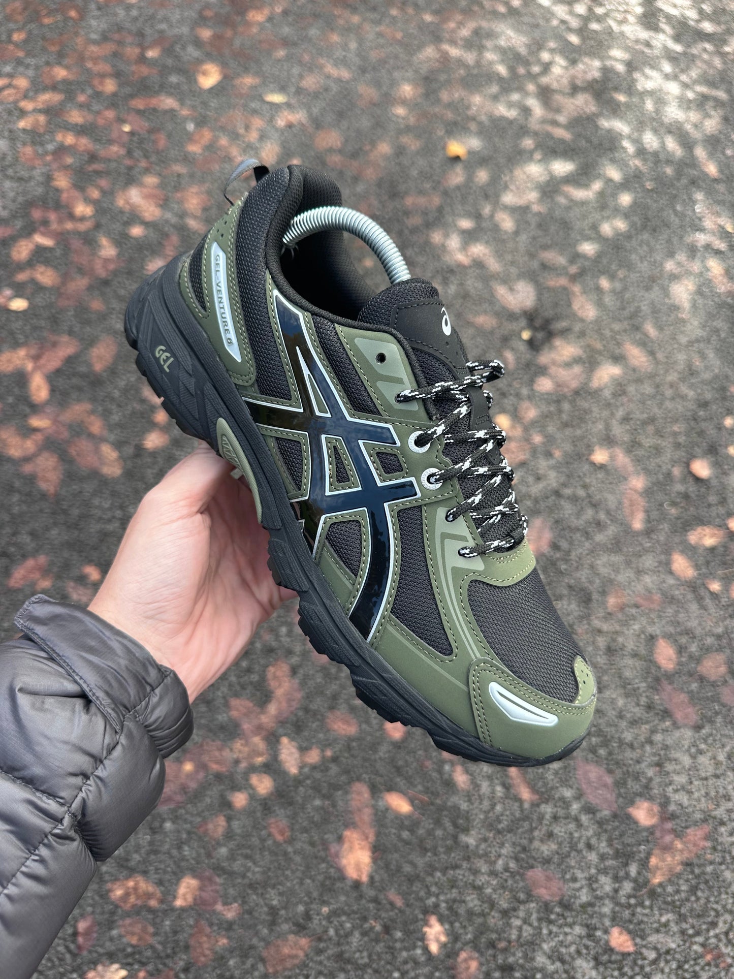 ASICS GEL VENTURE 6 - KHAKI / BLACK