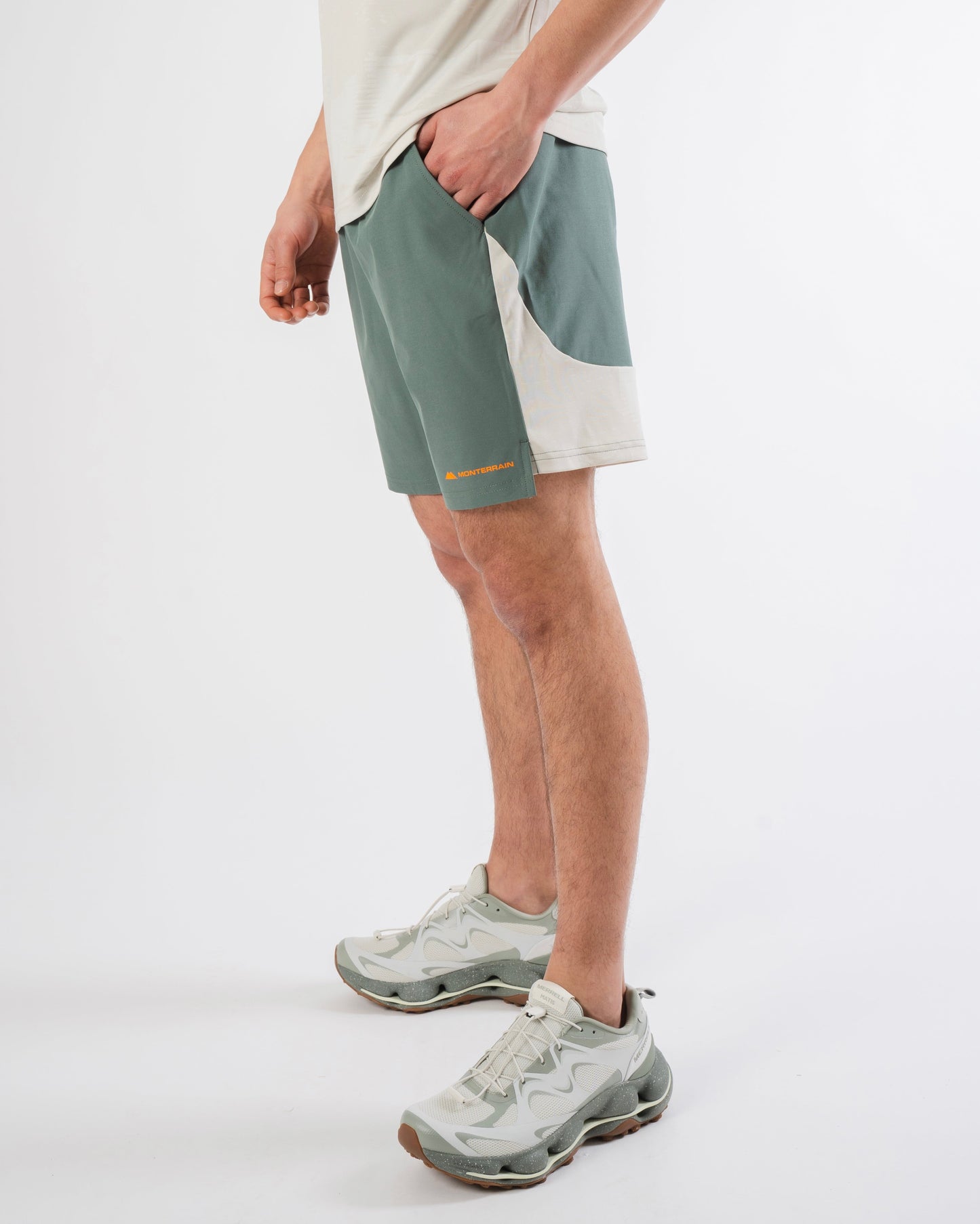Monterrain Divide Stone Set - T Shirt / Short
