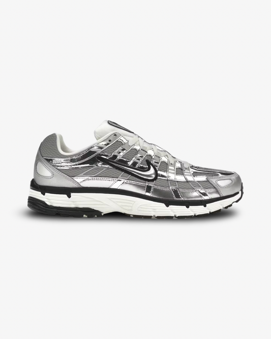 NIKE P-6000 METALLIC SILVER