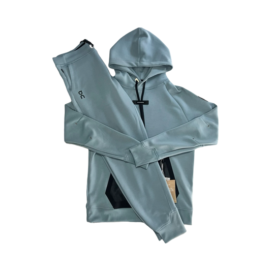 ON FOCUS TECH TRACKSUIT