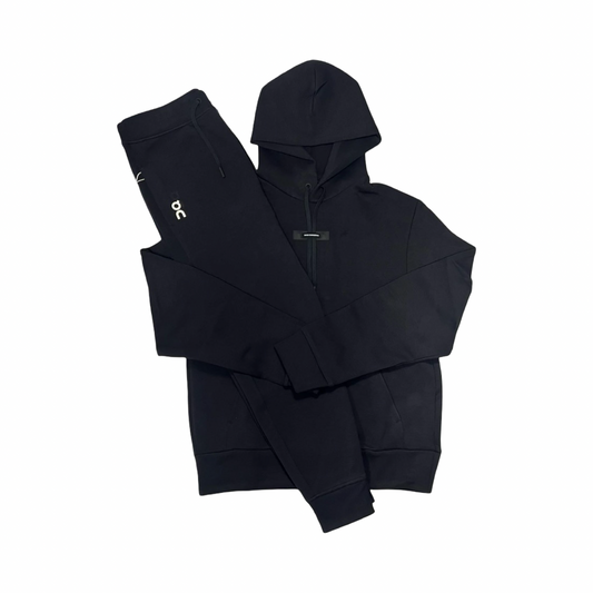 ON FOCUS TECH TRACKSUIT