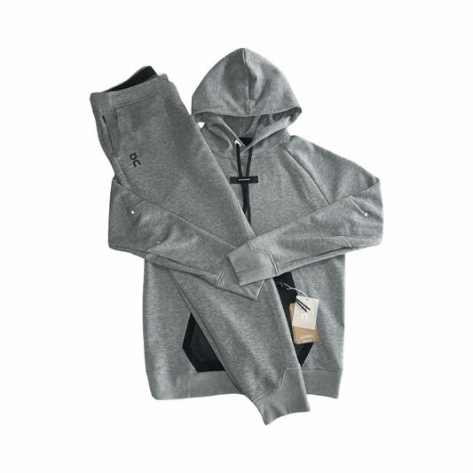 ON FOCUS TECH TRACKSUIT