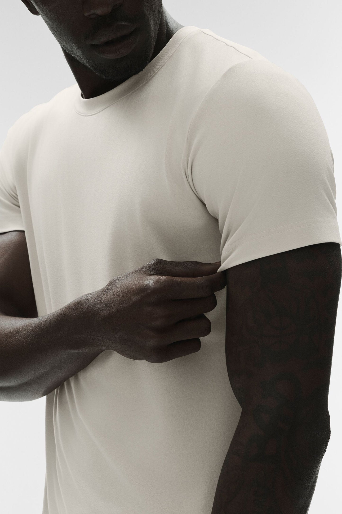 Alo Conquer Reform Crewneck Short Sleeve - Bone
