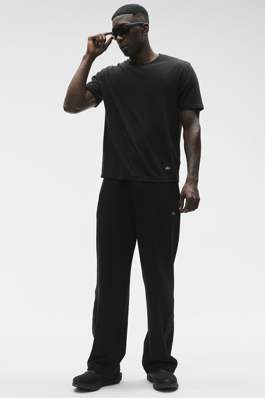 Alo Essential Short Sleeve Street Tee - Black