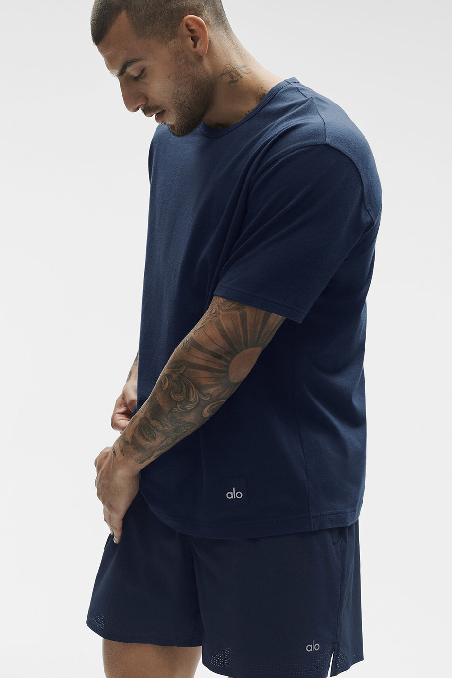 Alo Essential Short Sleeve Street Tee - Navy