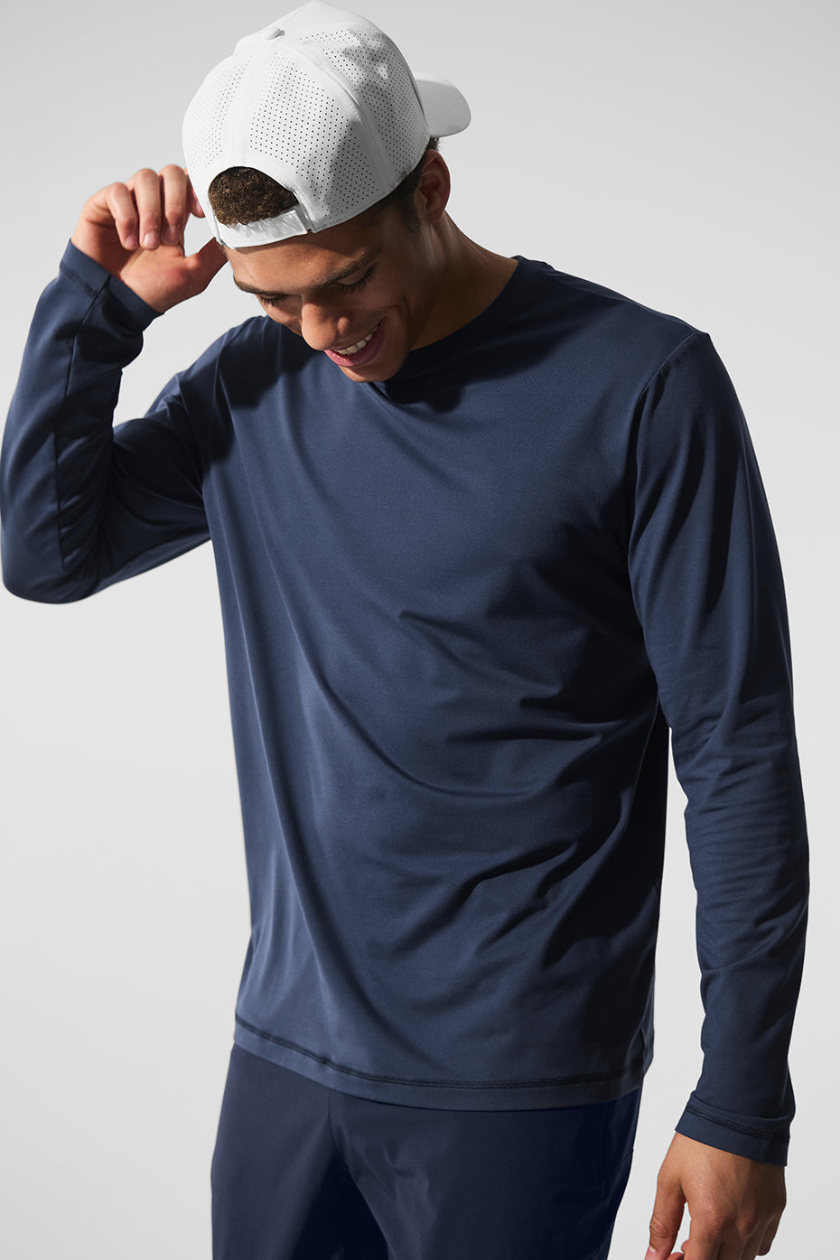 Alo Conquer Reform Crewneck Long Sleeve - Navy