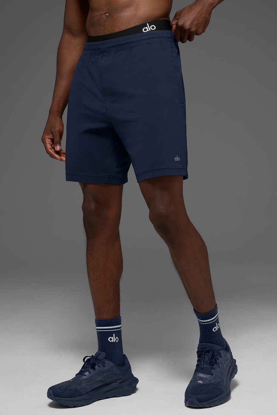 Alo 7" Conquer React Performance Short - Navy