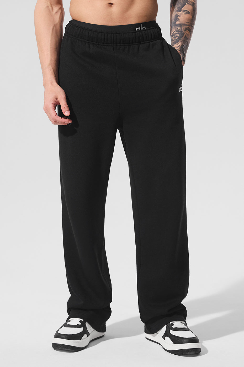 Alo Accolade Straight Leg Sweatpant - Black