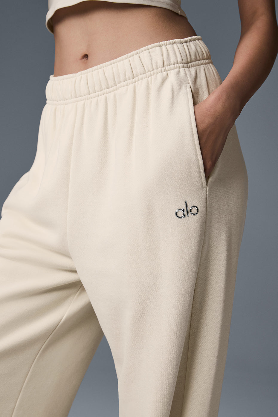 Alo Accolade Straight Leg Sweatpant - Oat Milk