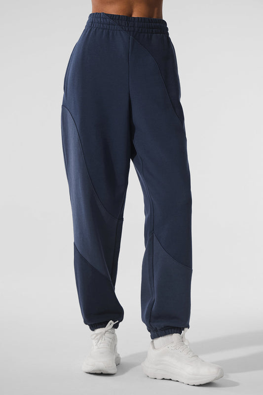 Alo Make Waves Sweatpant - Navy Tonal